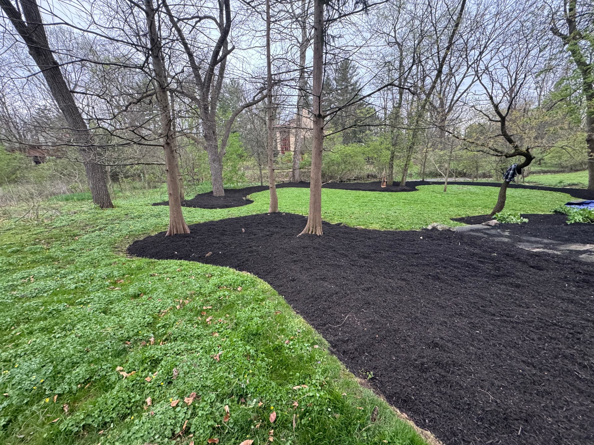 Gallery photos for Fresh Mulch, Stone Detail and Garden Installation in Worthington: Image #1