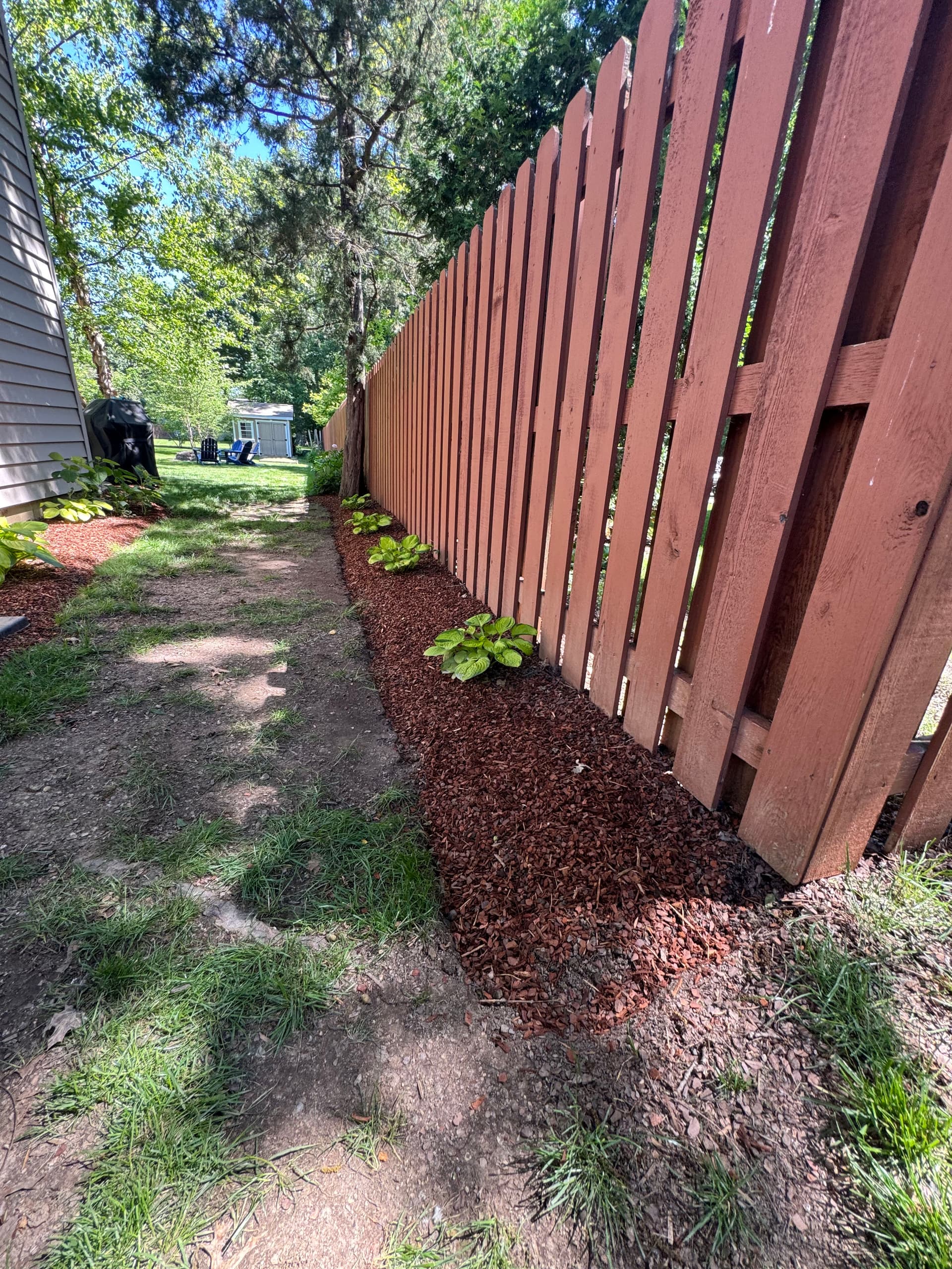 Gallery photos for Clean Bed Lines and Fresh Mulch Make the Whole Yard Pop: Image #1
