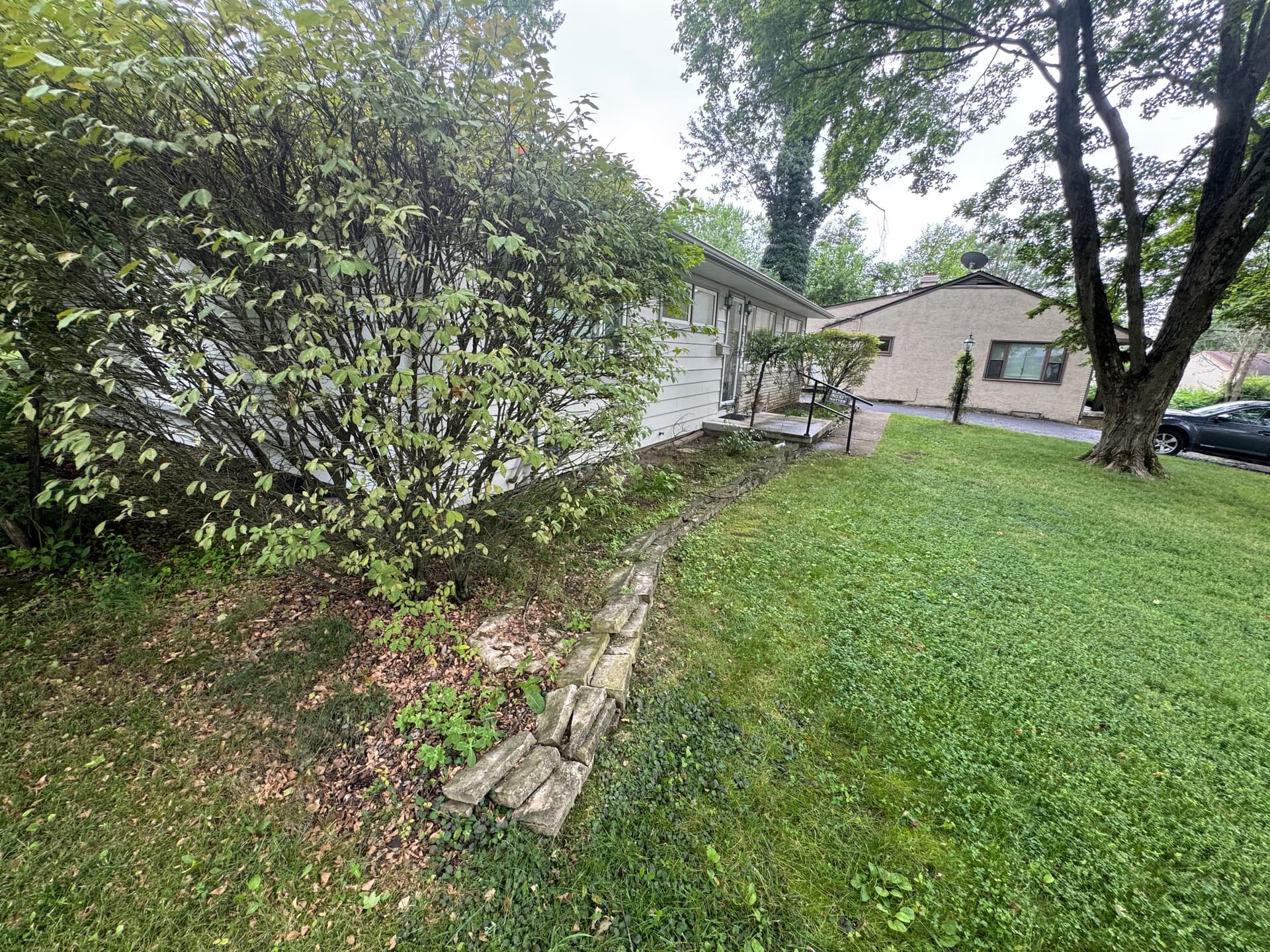 Gallery photos for Complete Front Yard Makeover in Worthington, Ohio: Image #4